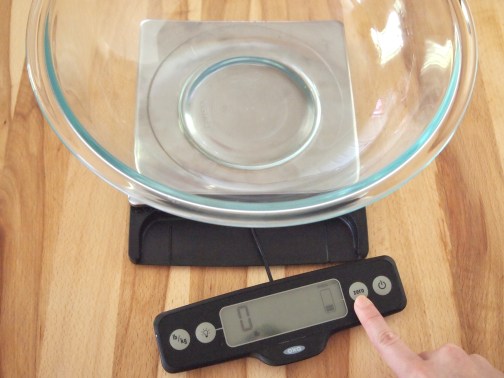 Scale with bowl zero