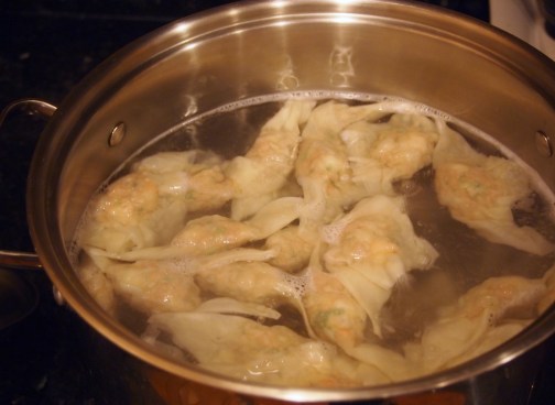 Boiling wontons